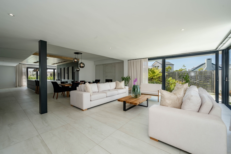 4 Bedroom Property for Sale in Brackenridge Western Cape